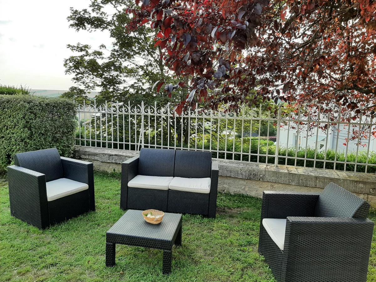 Gite Des Agapanthes Lacroix-sur-Meuse Εξωτερικό φωτογραφία